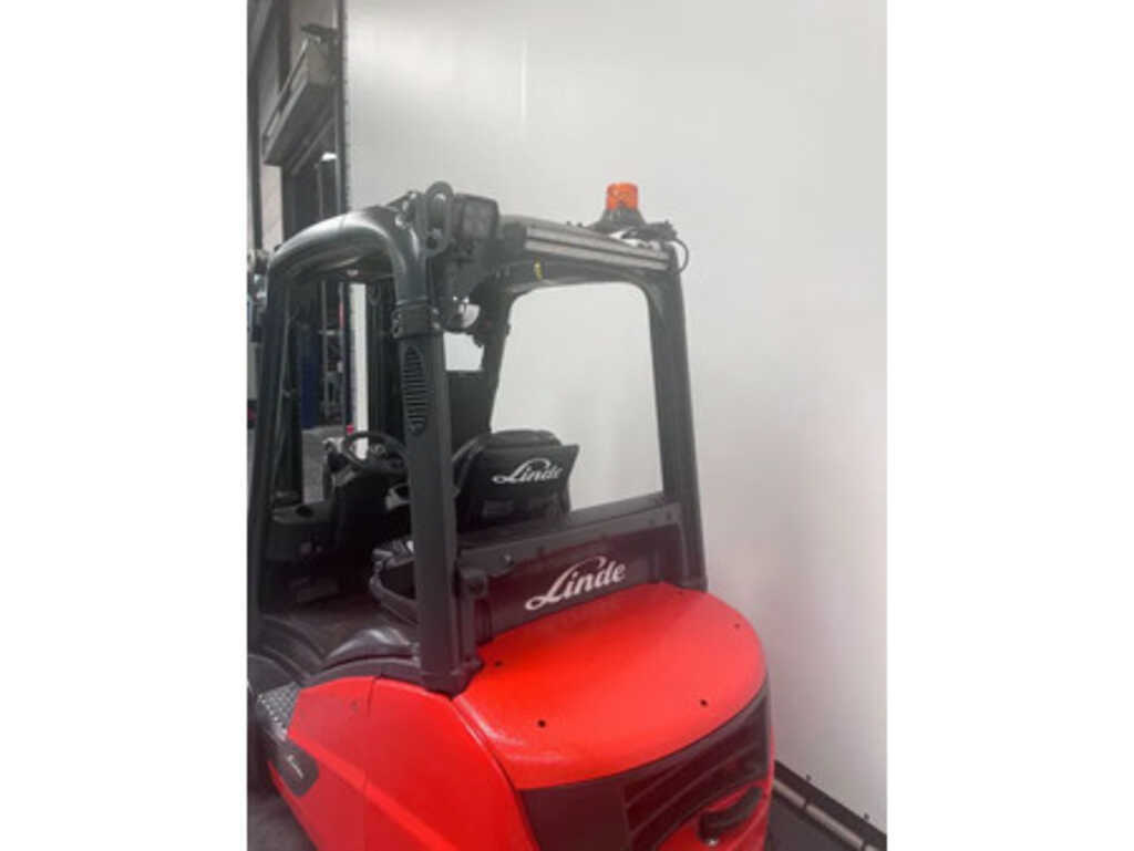 Linde Dieselstapler 391-02 H 16 D-02