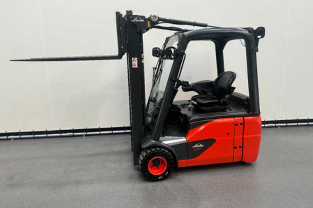 Linde Elektro 4 Rad 386 E 18-02