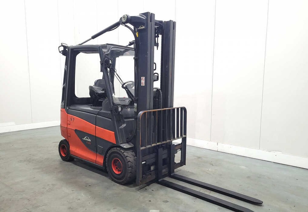 Linde Elektro 4 Rad E25H-01/600 387