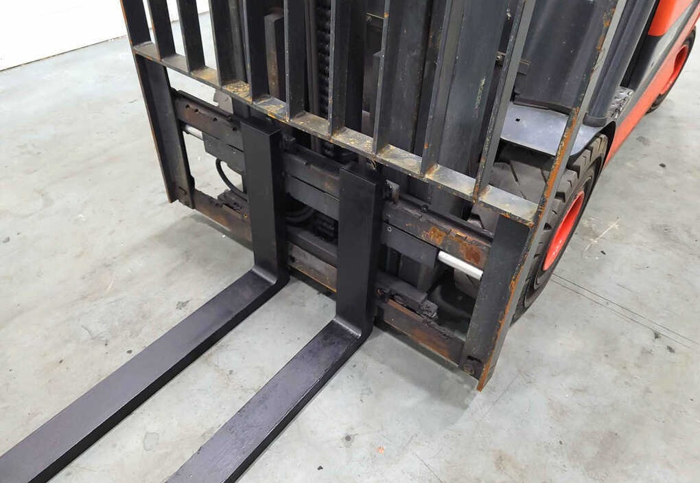 Linde Elektro 4 Rad E25H-01/600 387