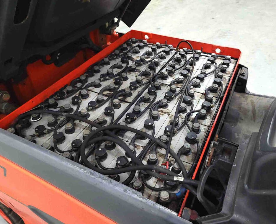 Linde Elektro 4 Rad E25H-01/600 387