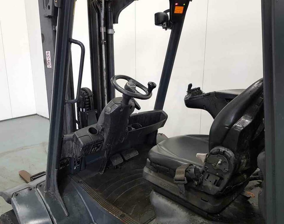 Linde Treibgasstapler H30T-02
